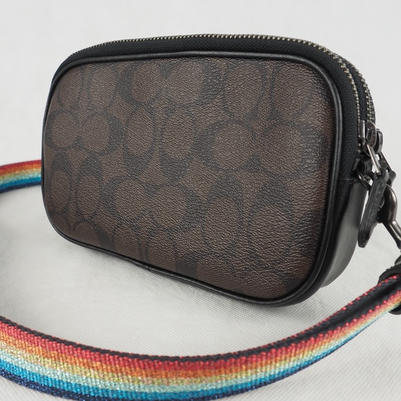 Disney Coach Crossbody Pouch Minnie Mouse Patches - Picture 5 of 8